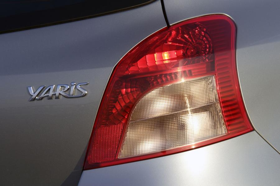  Toyota Yaris 2005 года  (фото 128 из 165)